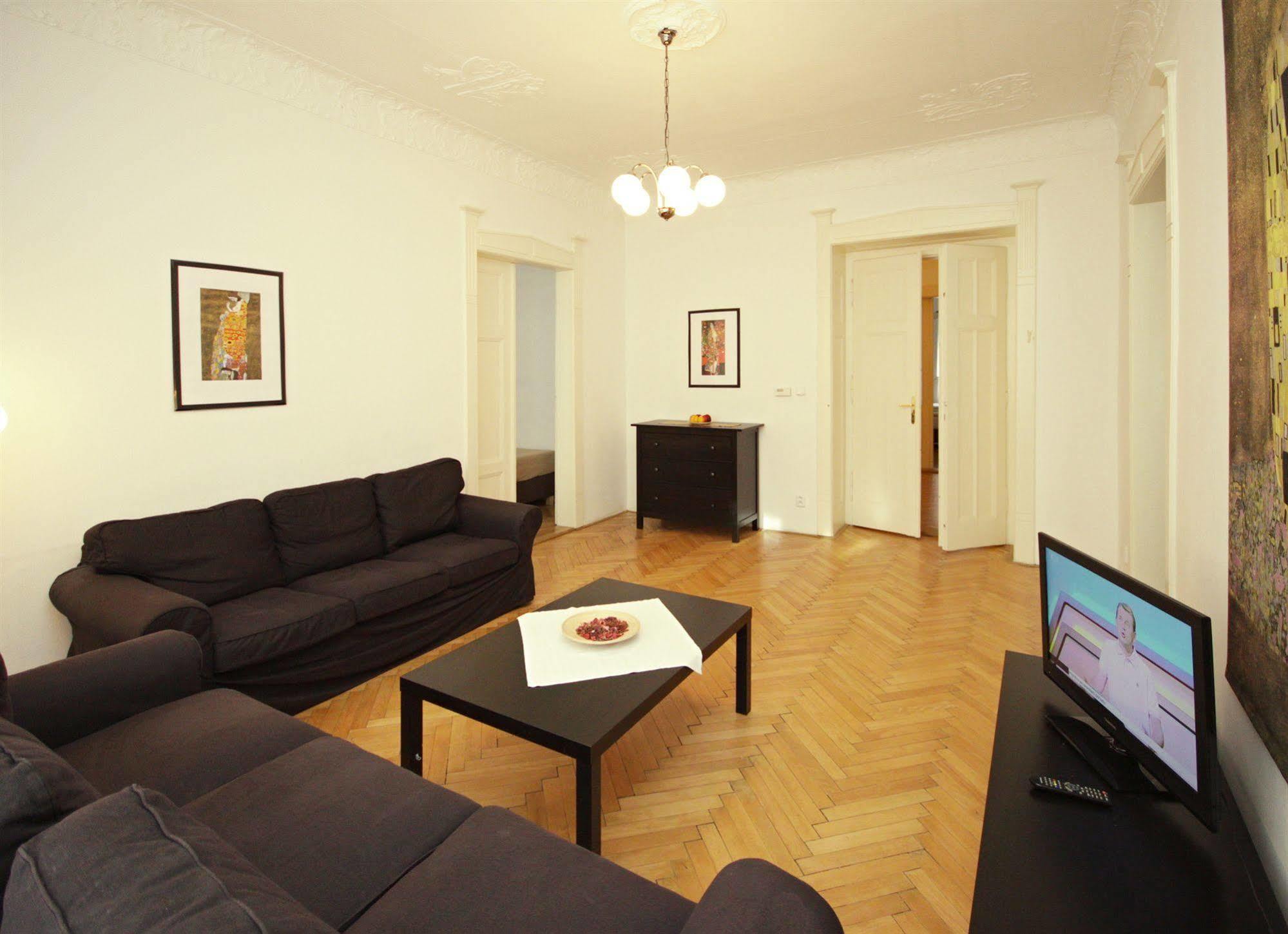 פראג Leo Apartments Old Town מראה חיצוני תמונה