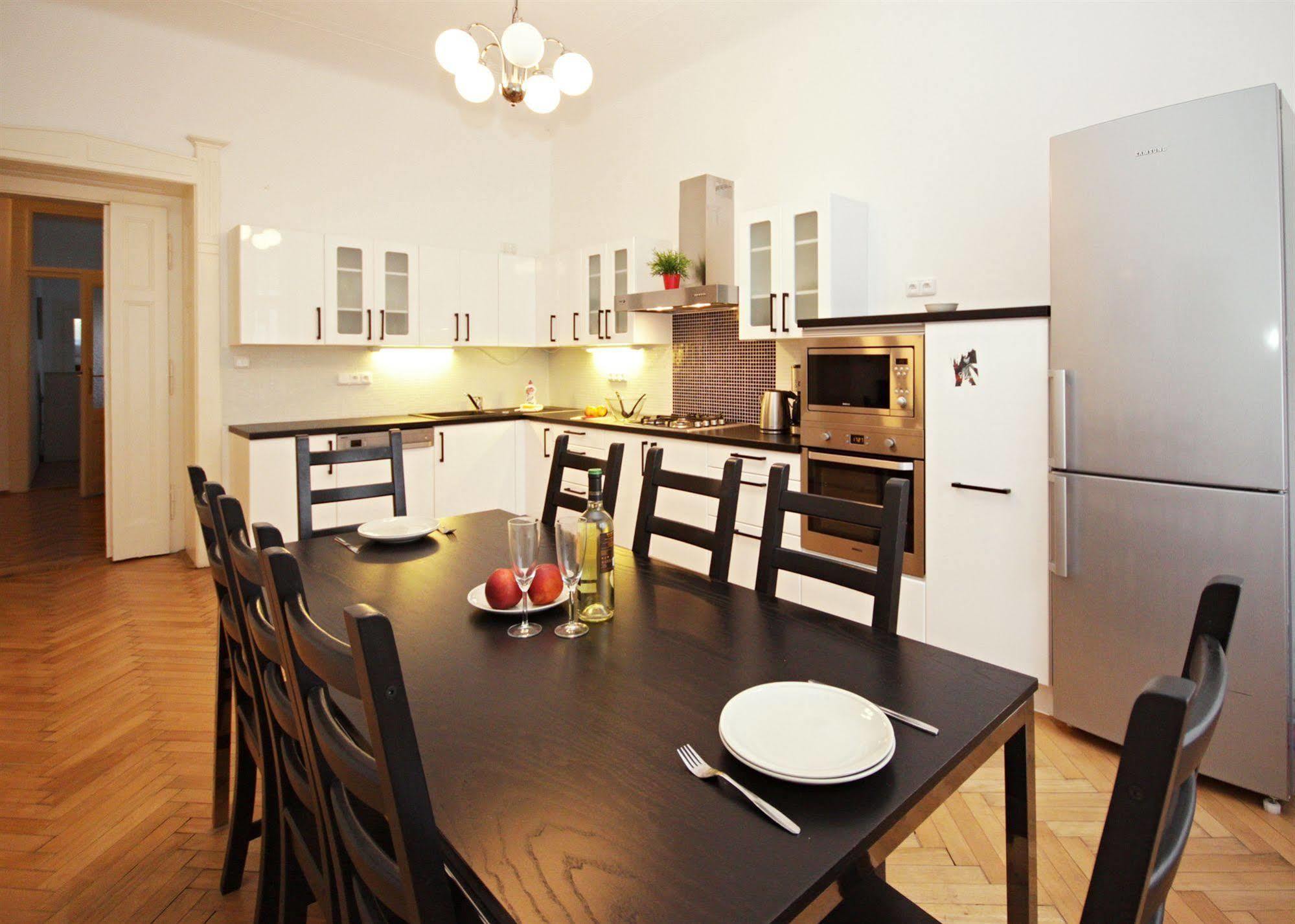 פראג Leo Apartments Old Town מראה חיצוני תמונה