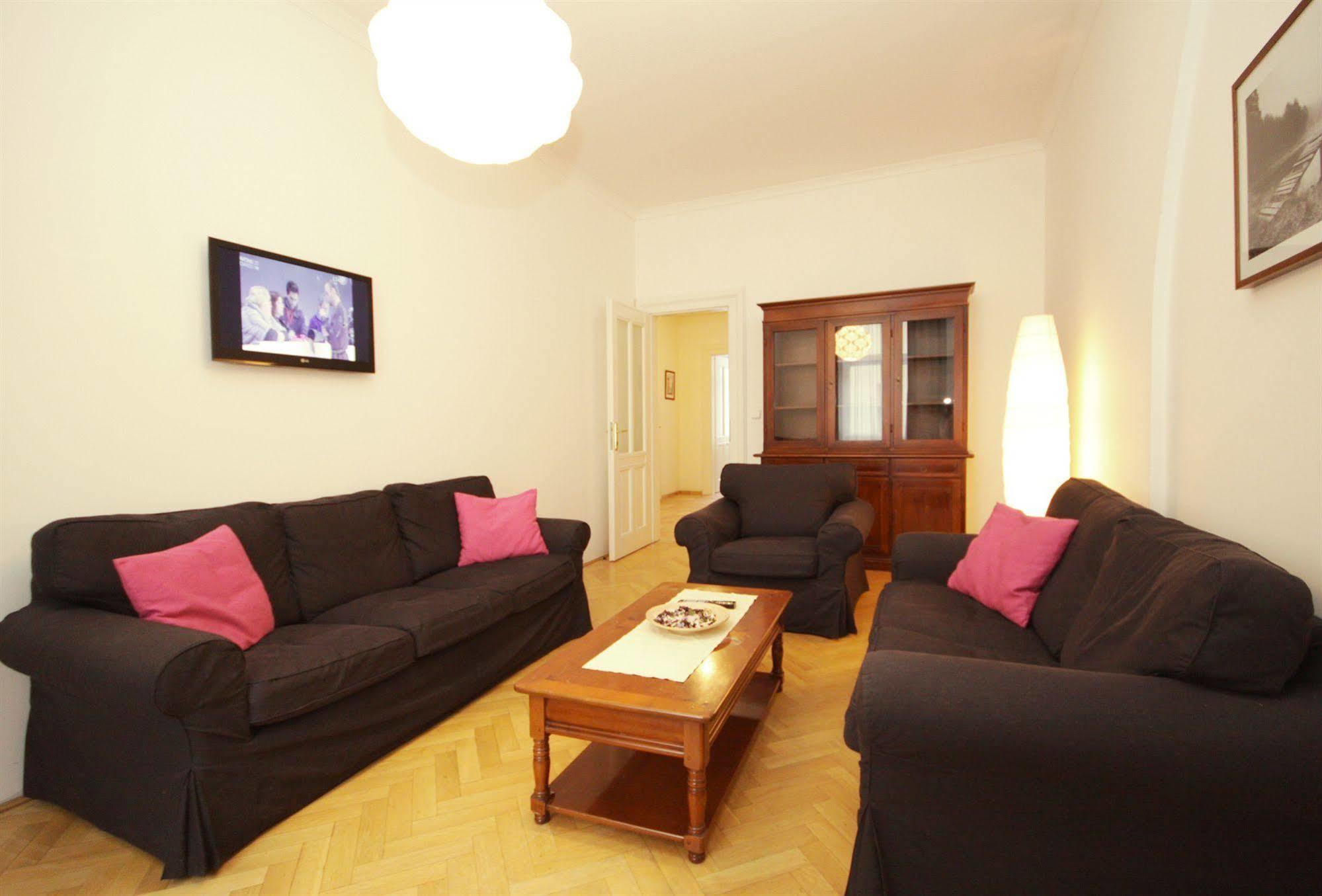 פראג Leo Apartments Old Town מראה חיצוני תמונה